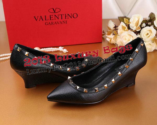 Valentino Litchi Leather Rivet Pump VT239YZM Black