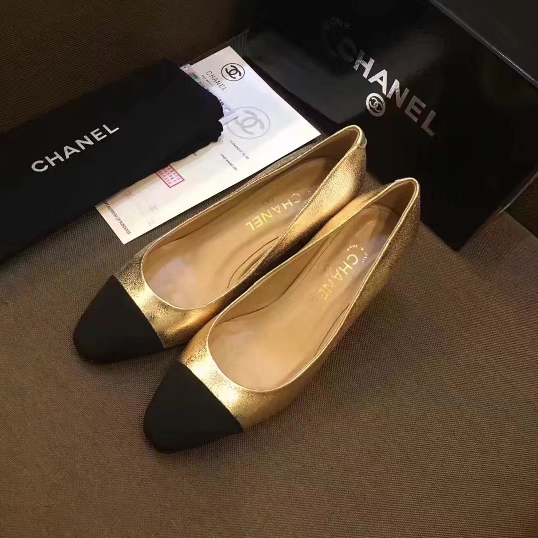 Chanel Pump Leather CH2146 Gold