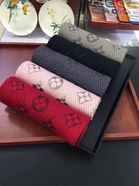 Louis Vuitton Scarf LVS7760B