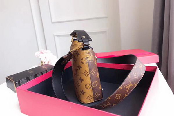 Louis Vuitton Monogram Canvas Shoulder Bag M51178