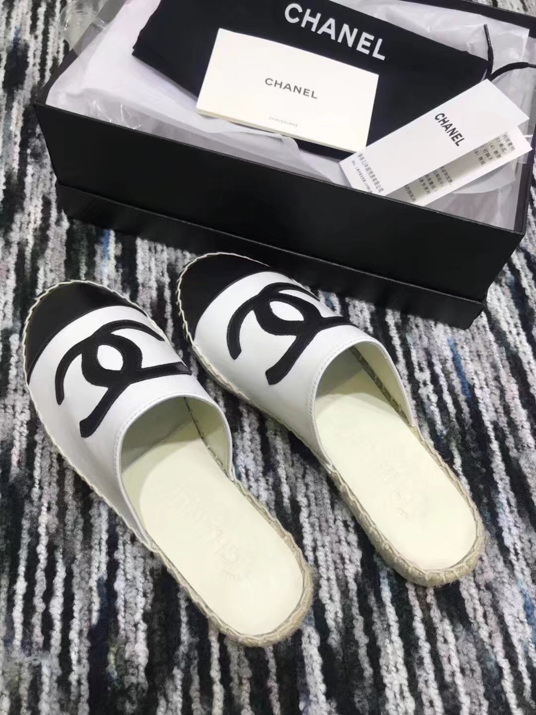 Chanel Slippers CH2287LRF white