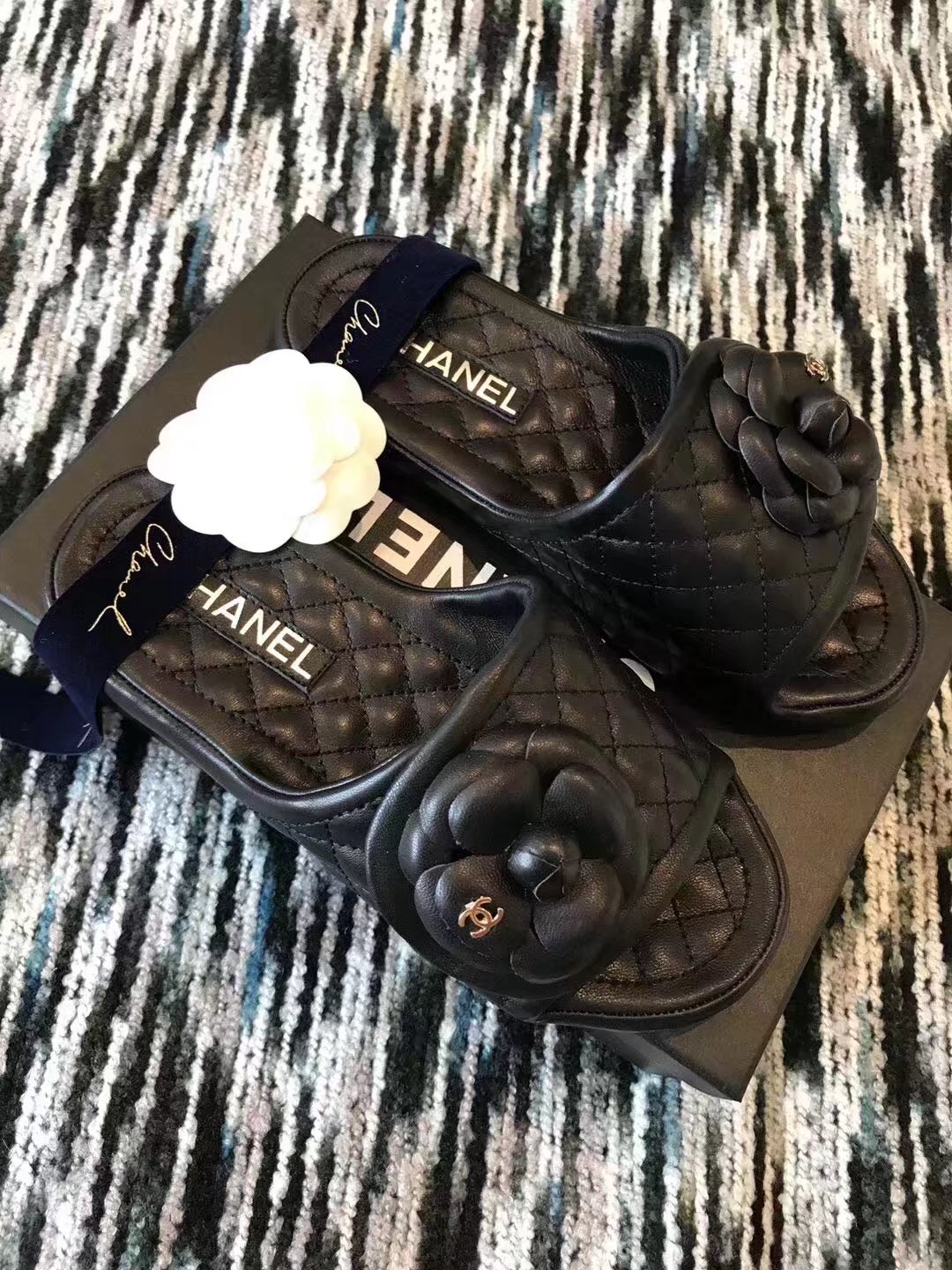 Chanel slippers CH2335LRF black