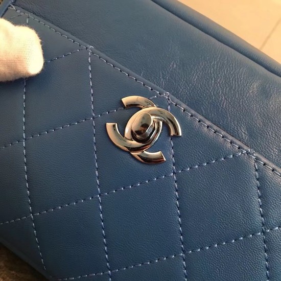 Chanel mini Leather cross-body bag 7738 blue