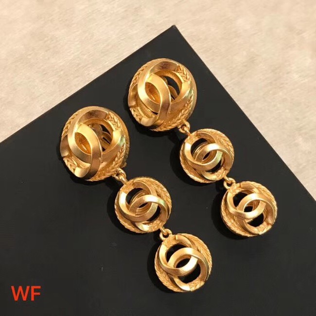 Chanel Earrings CE2076