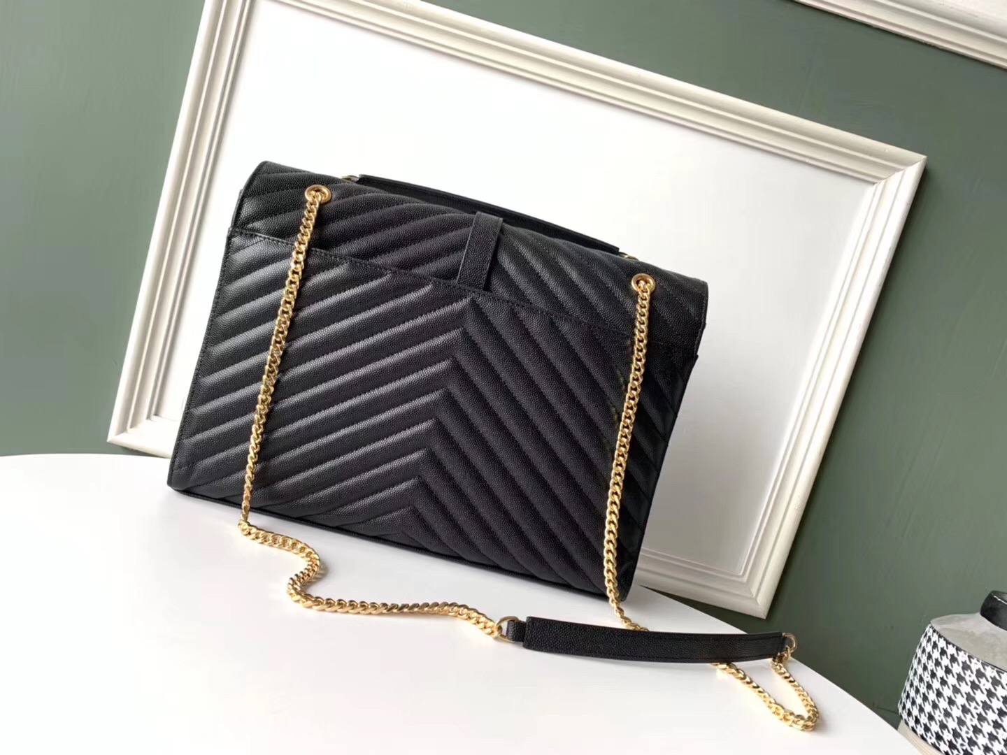 SAINT LAURENT leather shoulder bag 392745 black&gold-toned hardware