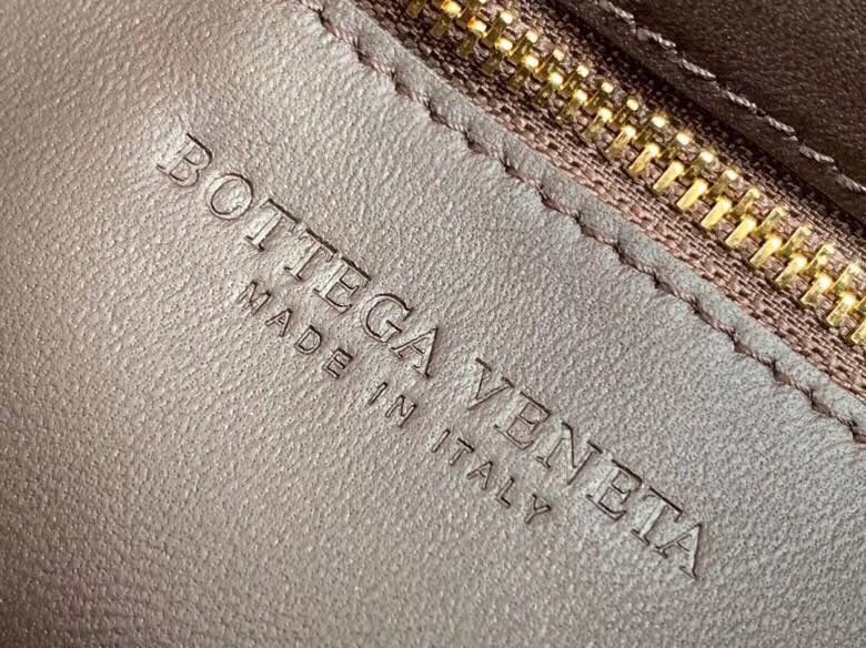 Bottega Veneta Sheepskin Weaving Original Leather BV3996 Brown