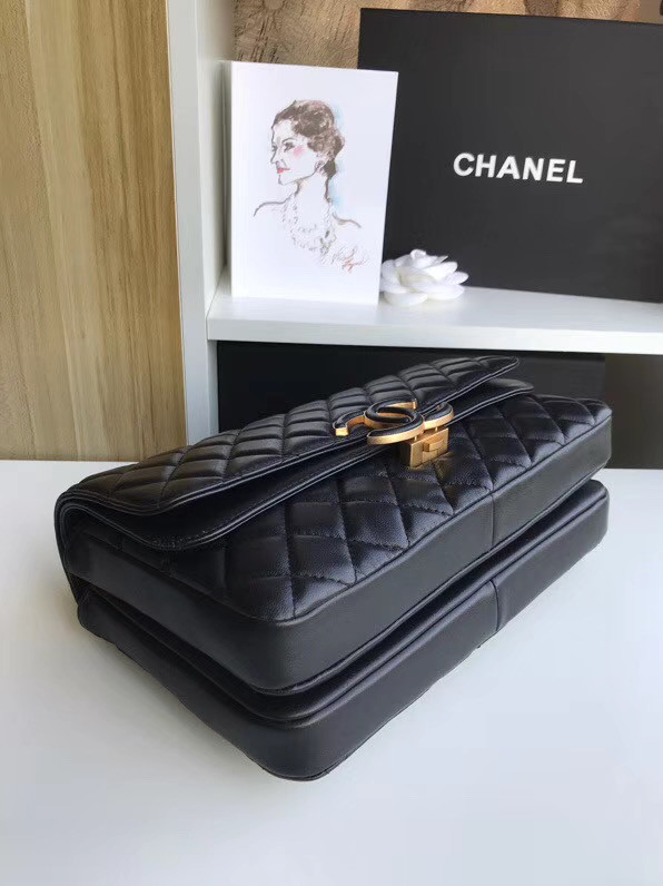 Chanel flap bag Lambskin & Gold-Tone Metal 57276 black