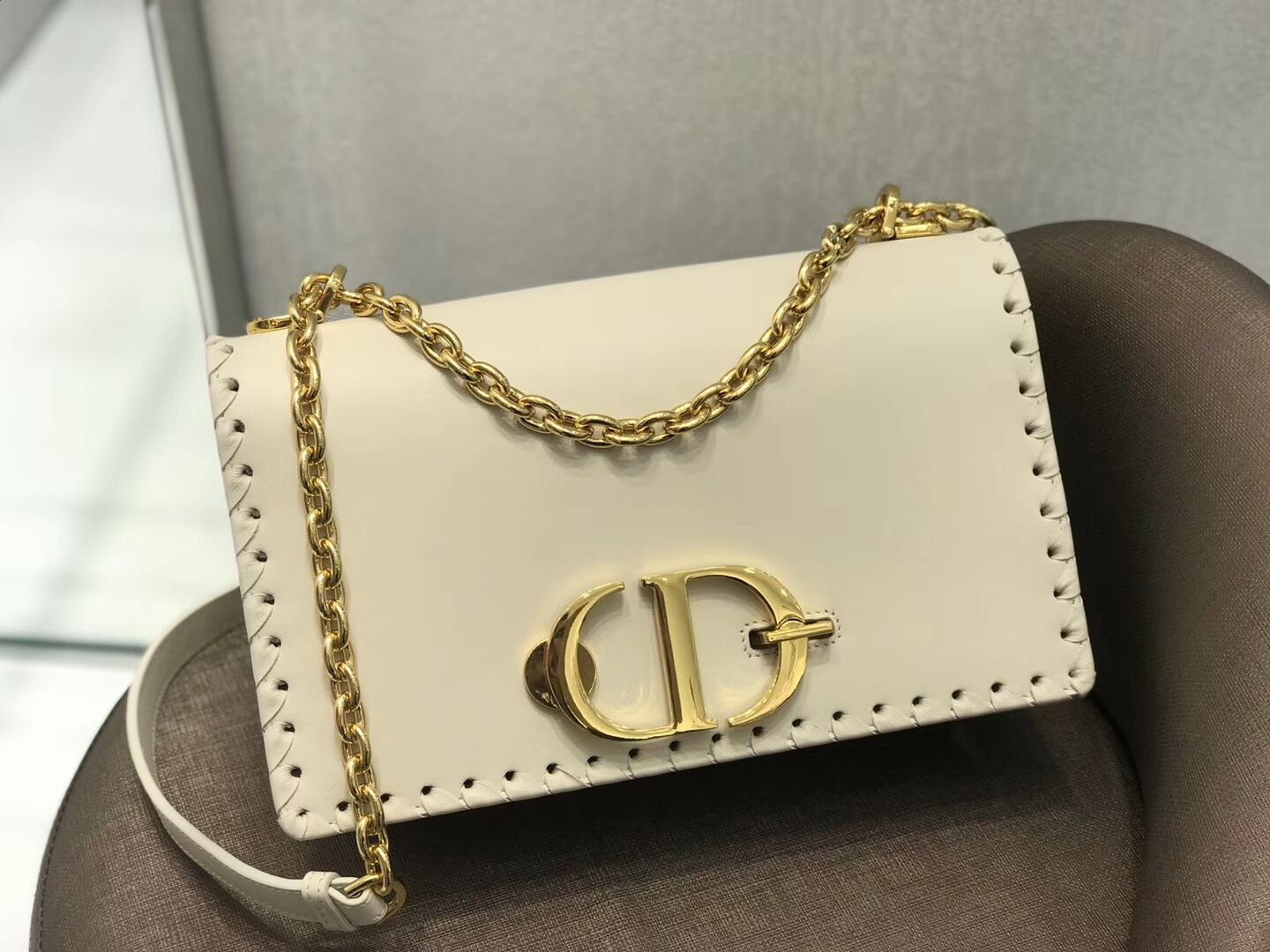 CHALK WHITE DIOR 30 MONTAIGNE THREADED EDGES CALFSKIN FLAP CHAIN BAG  M9220