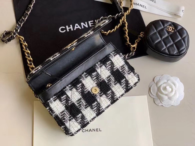 CHANEL 19 Flap Bag WOC 33817 black&white