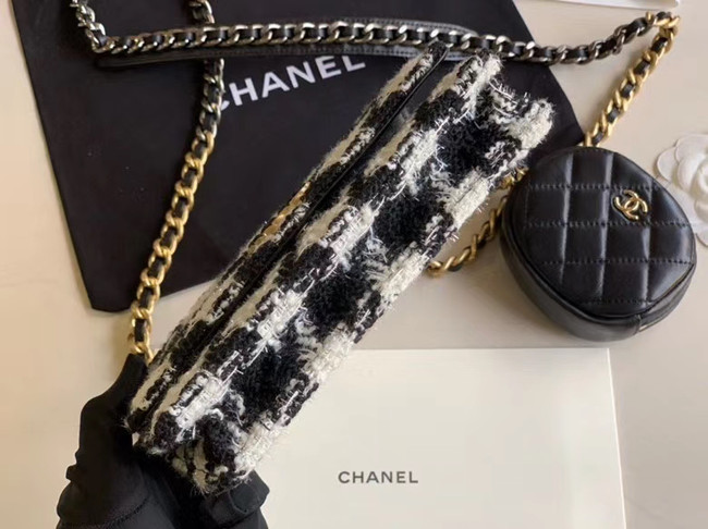 CHANEL 19 Flap Bag WOC 33817 black&white