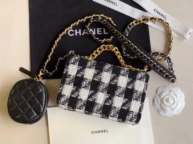 CHANEL 19 Flap Bag WOC 33817 black&white