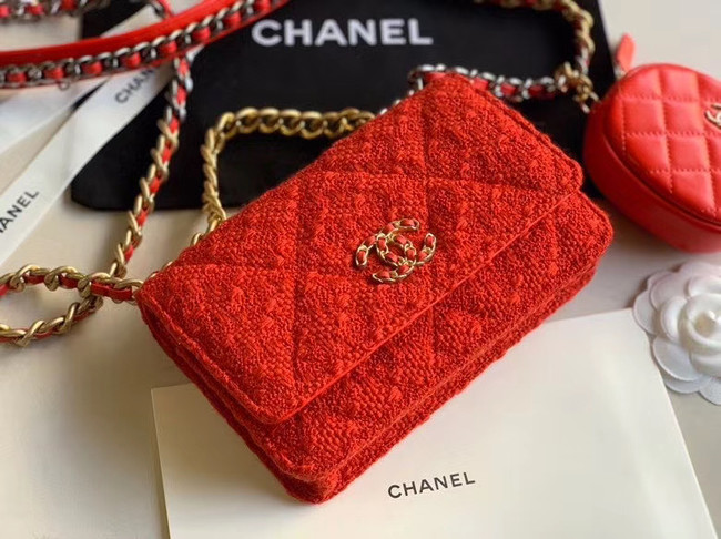 CHANEL 19 Flap Bag WOC 33817 red