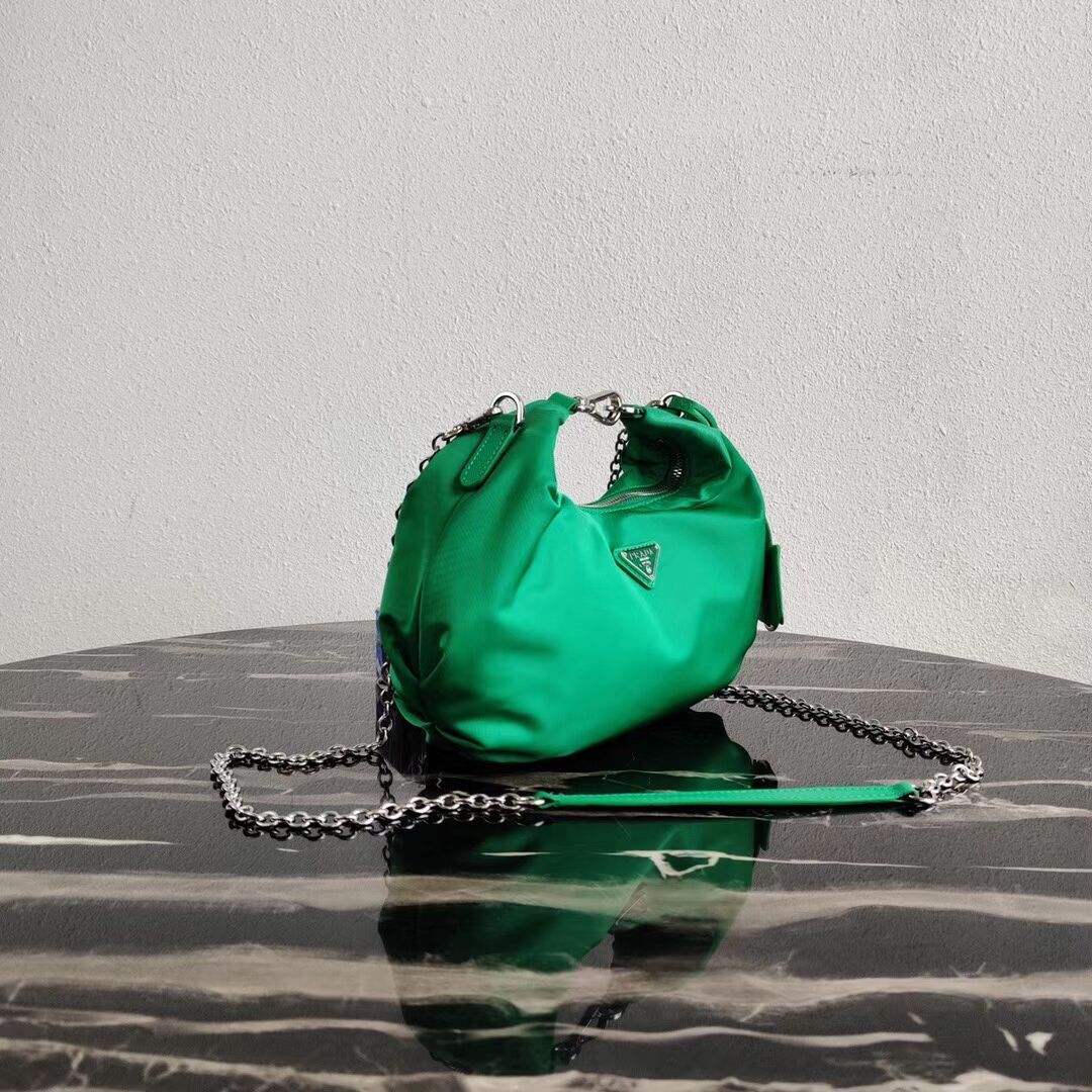 Prada Re-Edition 2005 nylon shoulder bag 1BH172 green