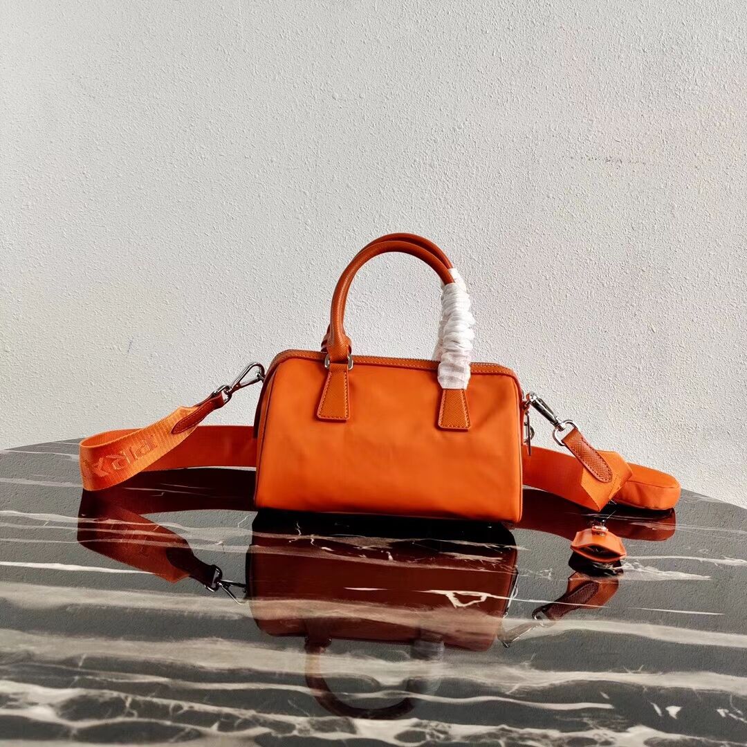 Prada Re-Edition 2005 top-handle bag 1PR846 orange