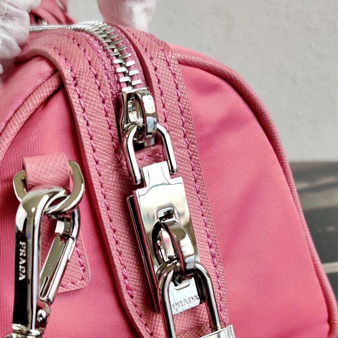 Prada Re-Edition 2005 top-handle bag 1PR846 pink