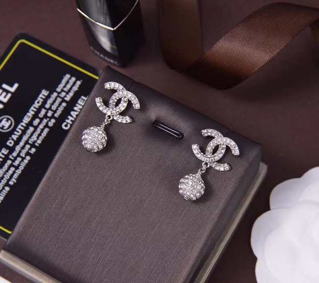 Chanel Earrings CE5631