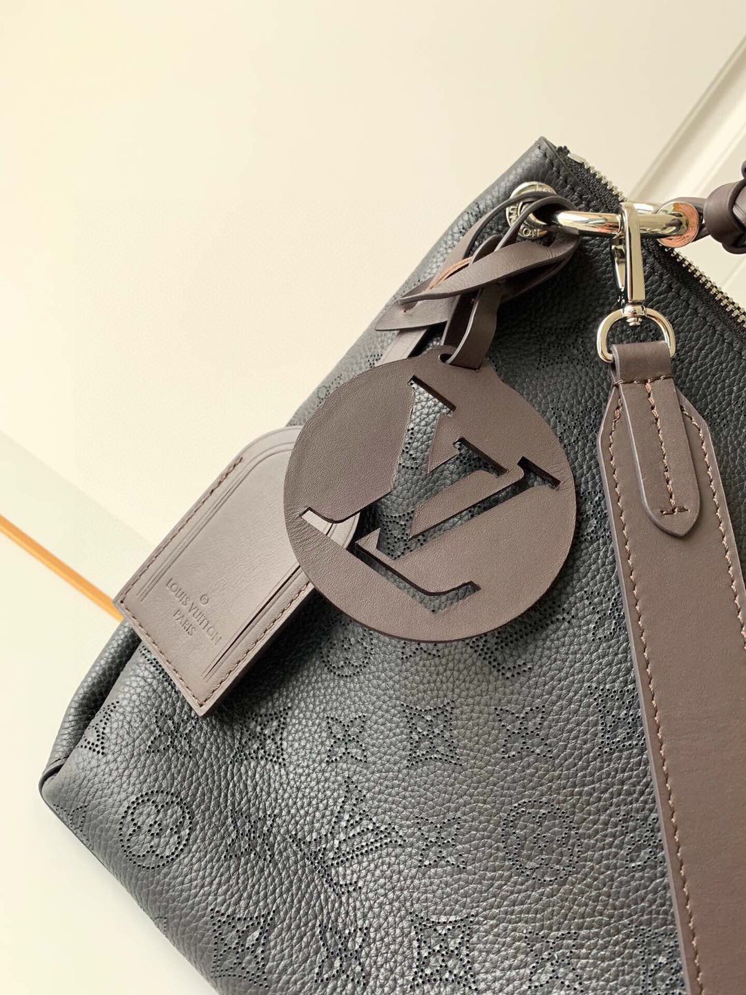 Louis Vuitton BEAUBOURG HOBO M56084 black