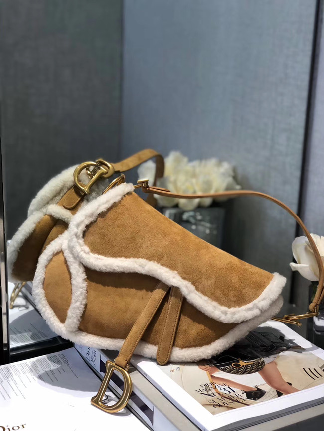 DIOR SADDLE BAG Camel-Colored Shearling M0446C