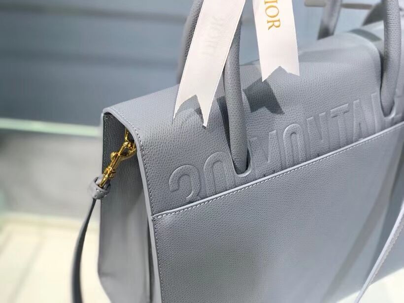 DIOR LARGE ST HONORE TOTE Grained Calfskin M9306UBAE sky blue