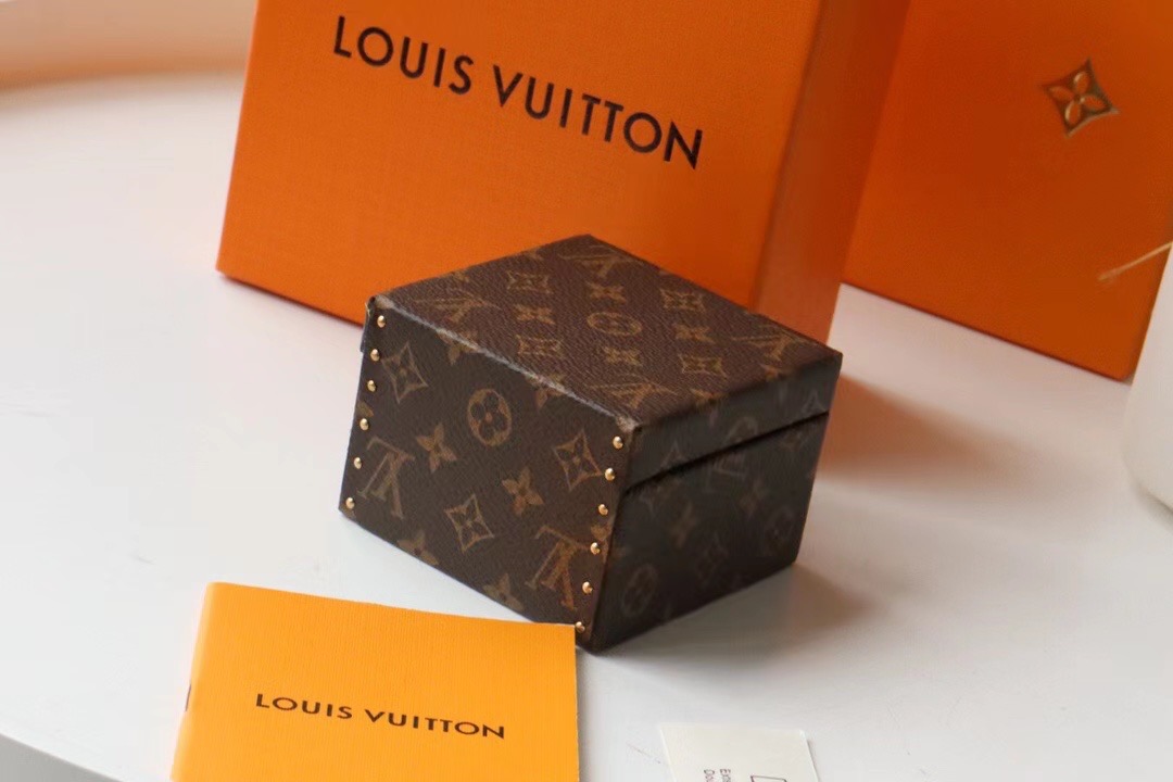 Louis Vuitton ECRIN DECLARATION M21010 pink