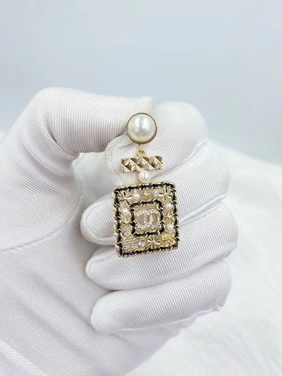 Chanel Earrings CE6038