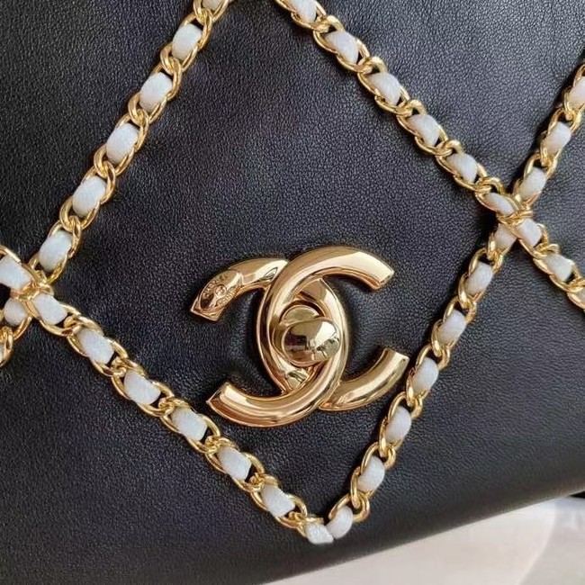 Chanel flap bag AS2382 black & white