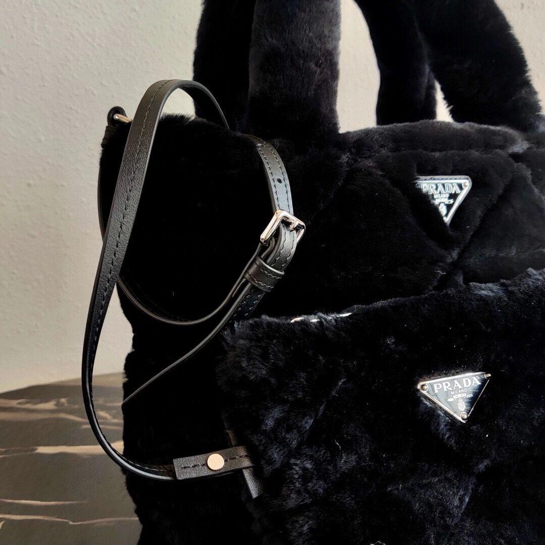 Prada Shearling tote 1BG378 black