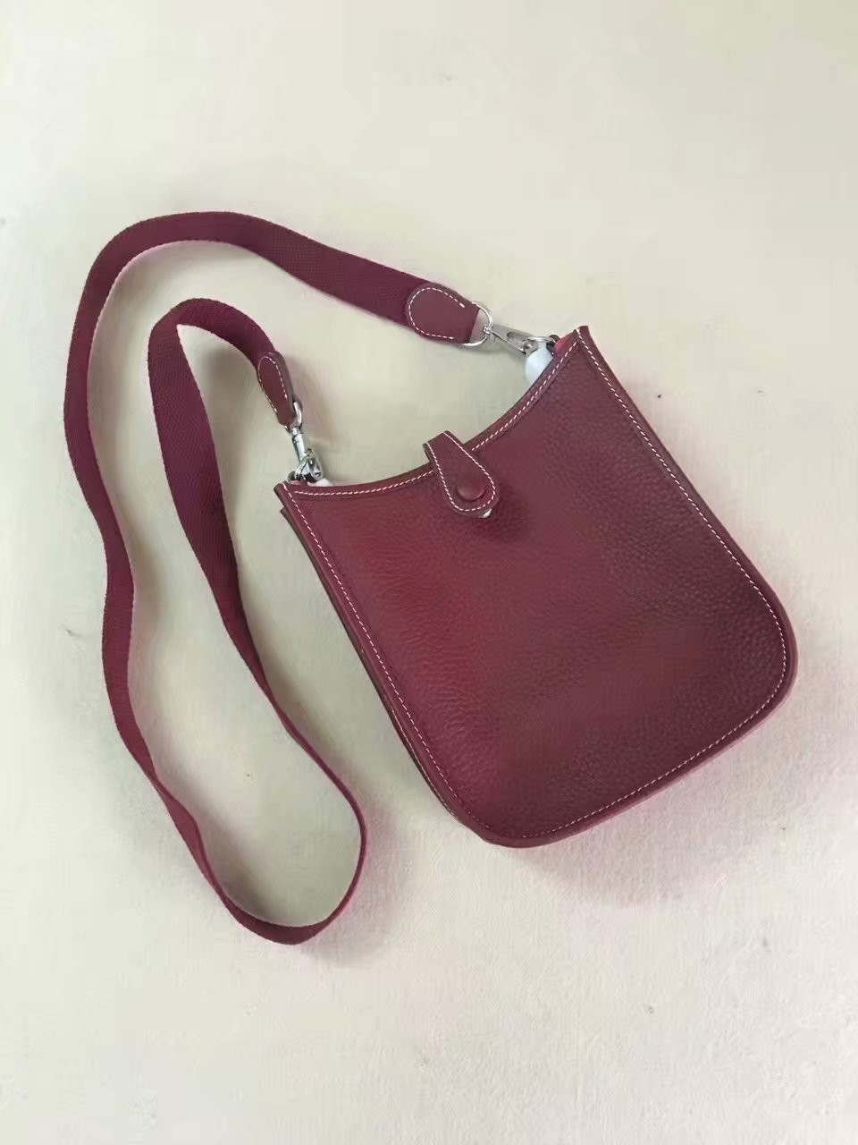 Hermes Evelyne original togo leather mini Shoulder Bag H15698 Burgundy