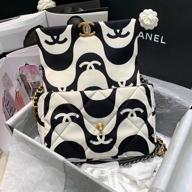 chanel 19 flap bag AS1161 black&white