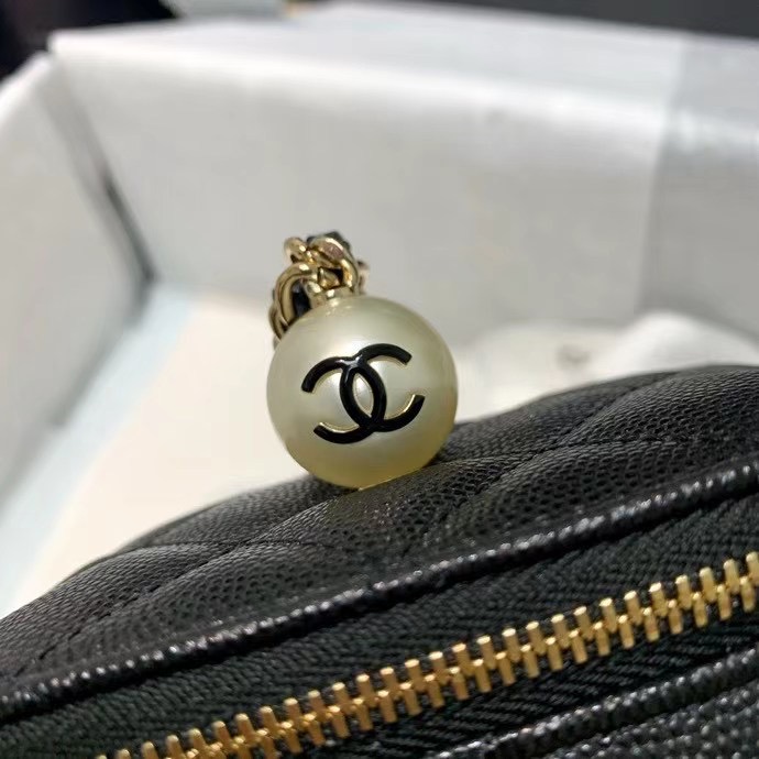 chanel small vanity with chain AP2118 black