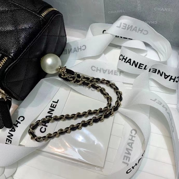 chanel small vanity with chain AP2118 black