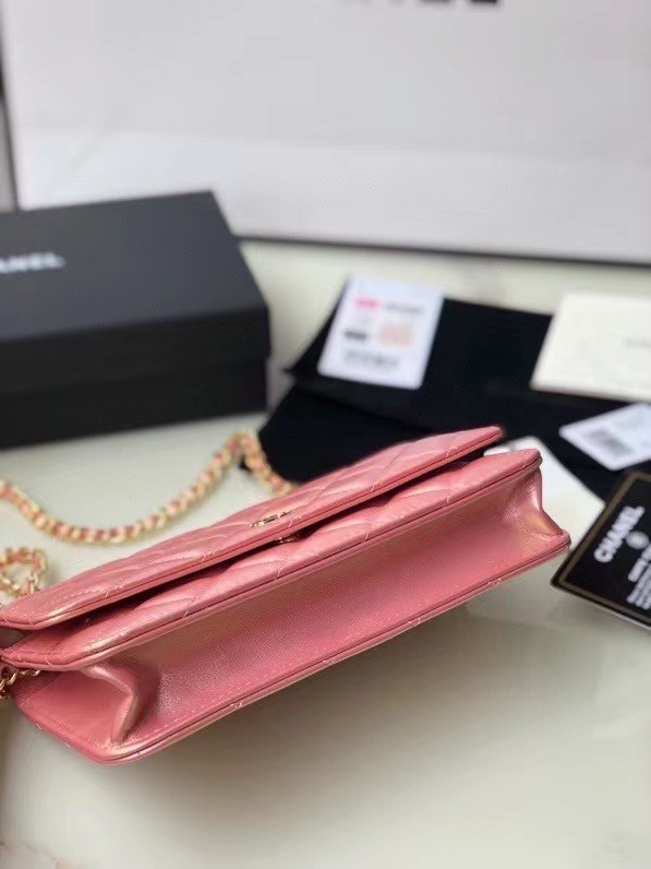 Chanel Iridescent Calfskin Chain Wallet 33814 pink