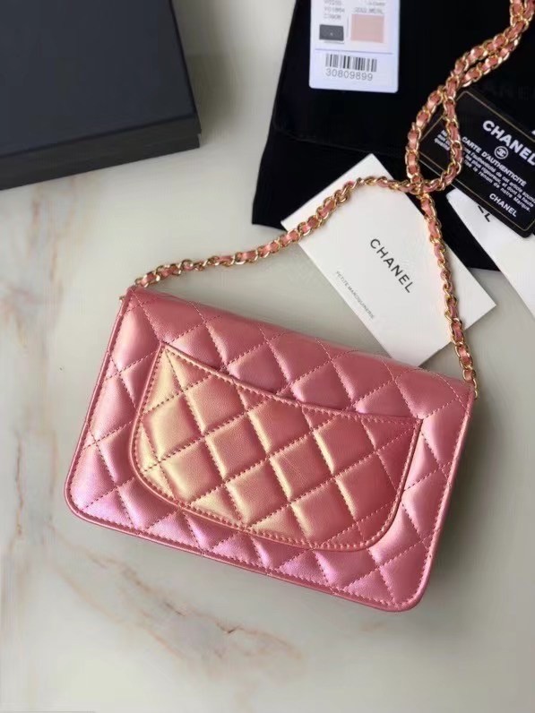 Chanel Iridescent Calfskin Chain Wallet 33814 pink