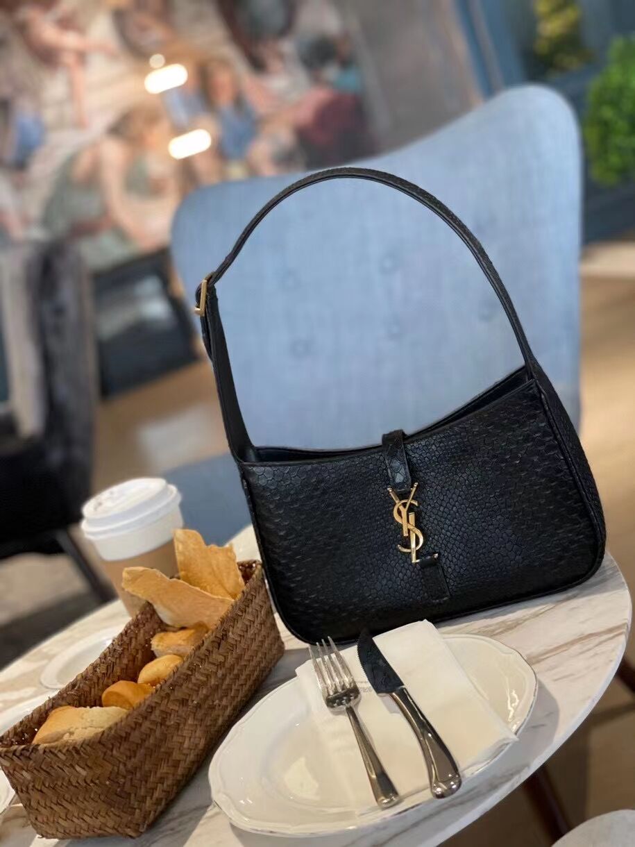 YSL LE 5 A 7 HOBO BAG IN MATTE PYTHON Y687228 black