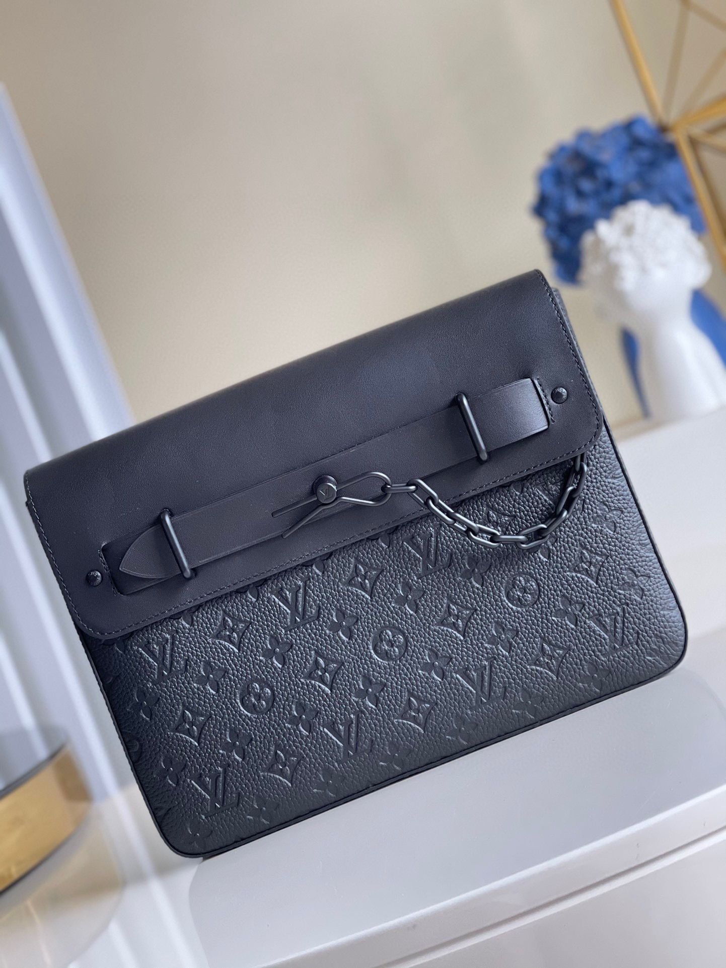 Louis Vuitton Monogram Eclipse POCHETTE Steamer M80140 Black