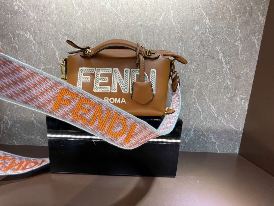 FENDI Braided Straw Bag F6535 Camel