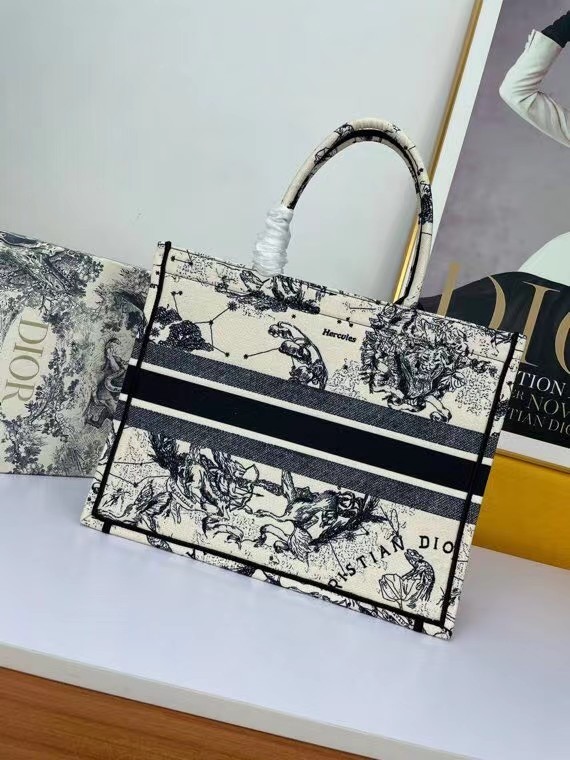 DIOR BOOK TOTE Latte Multicolor Dior Zodiac Embroidery M1297ZR