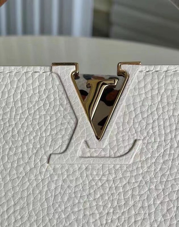 Louis Vuitton CAPUCINES PM M48865 white