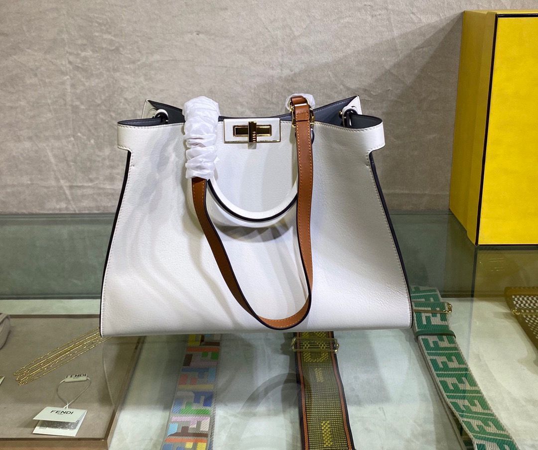 FENDI PEEKABOO ISEEU Original Leather Small bag 0196 White