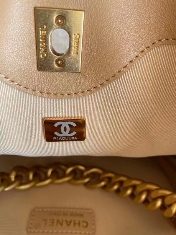 Chanel leather Shoulder Bag AS2844 Apricot