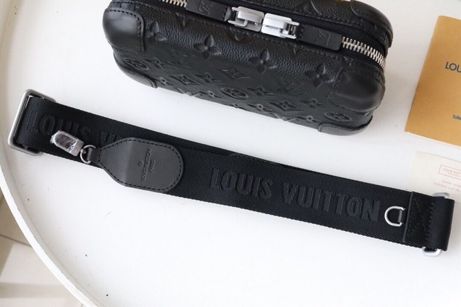 Louis Vuitton HORIZON CLUTCH M20439 black