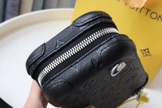 Louis Vuitton HORIZON CLUTCH M20439 black