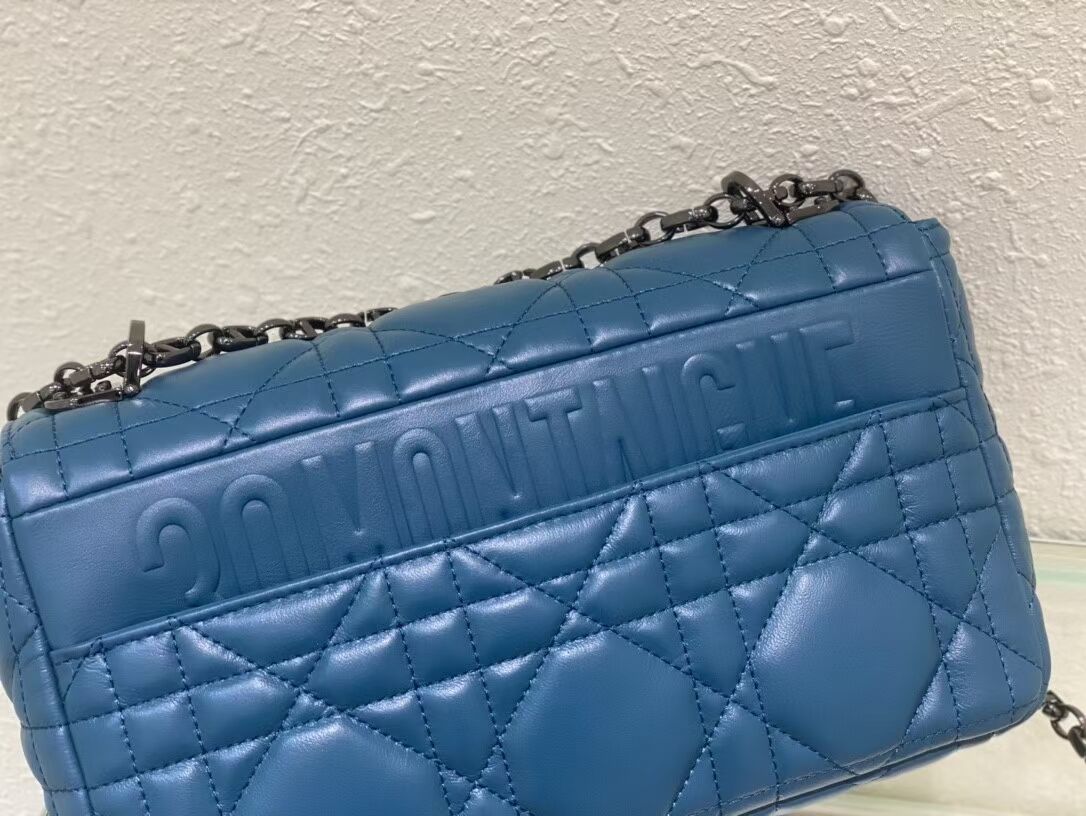 MEDIUM DIOR CARO BAG Gradient Cannage Lambskin M9242WN blue