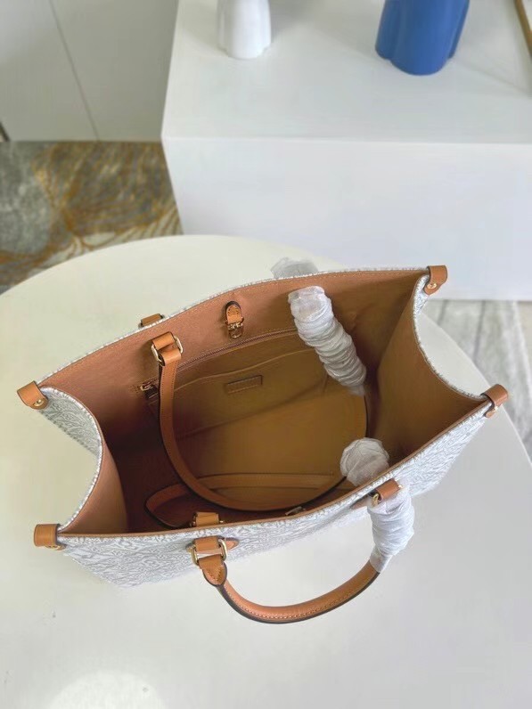 Louis Vuitton ONTHEGO MM M45039 brown