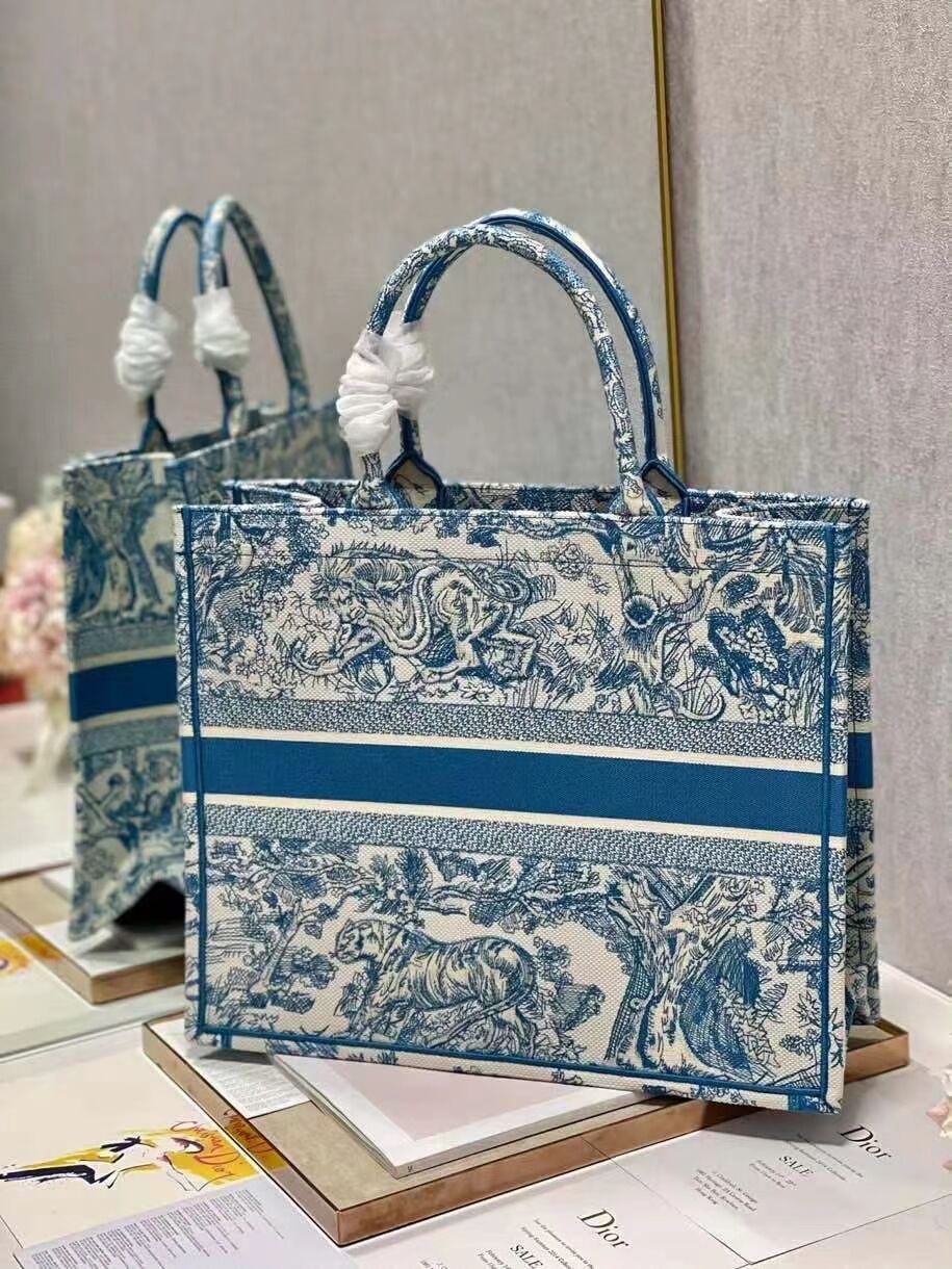 DIOR BOOK TOTE Embroidery C1286-6 blue