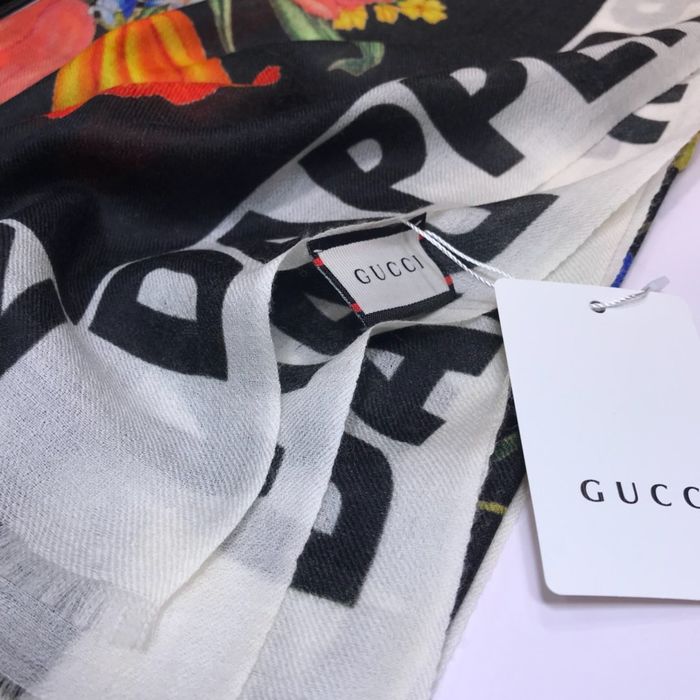 Gucci Scarf G00132