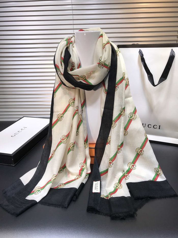 Gucci Scarf G00136