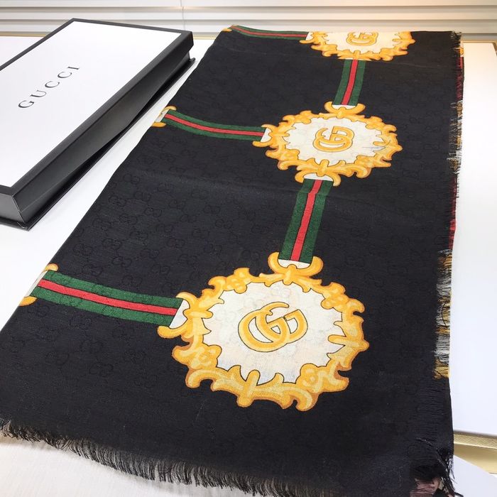 Gucci Scarf G00138