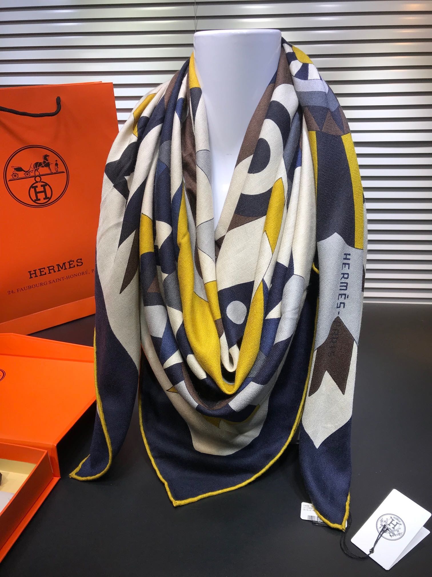 Hermes Scarf H00036