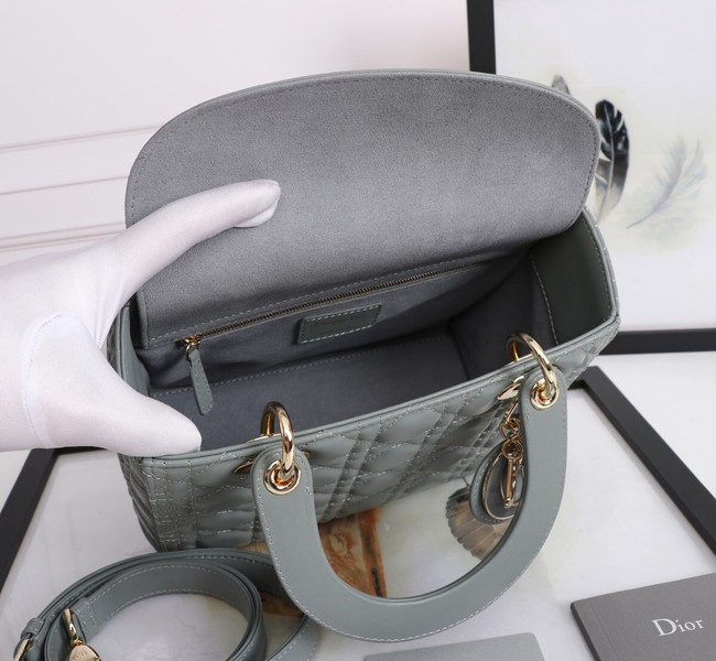 MEDIUM LADY DIOR BAG Cannage Lambskin M0565E gray